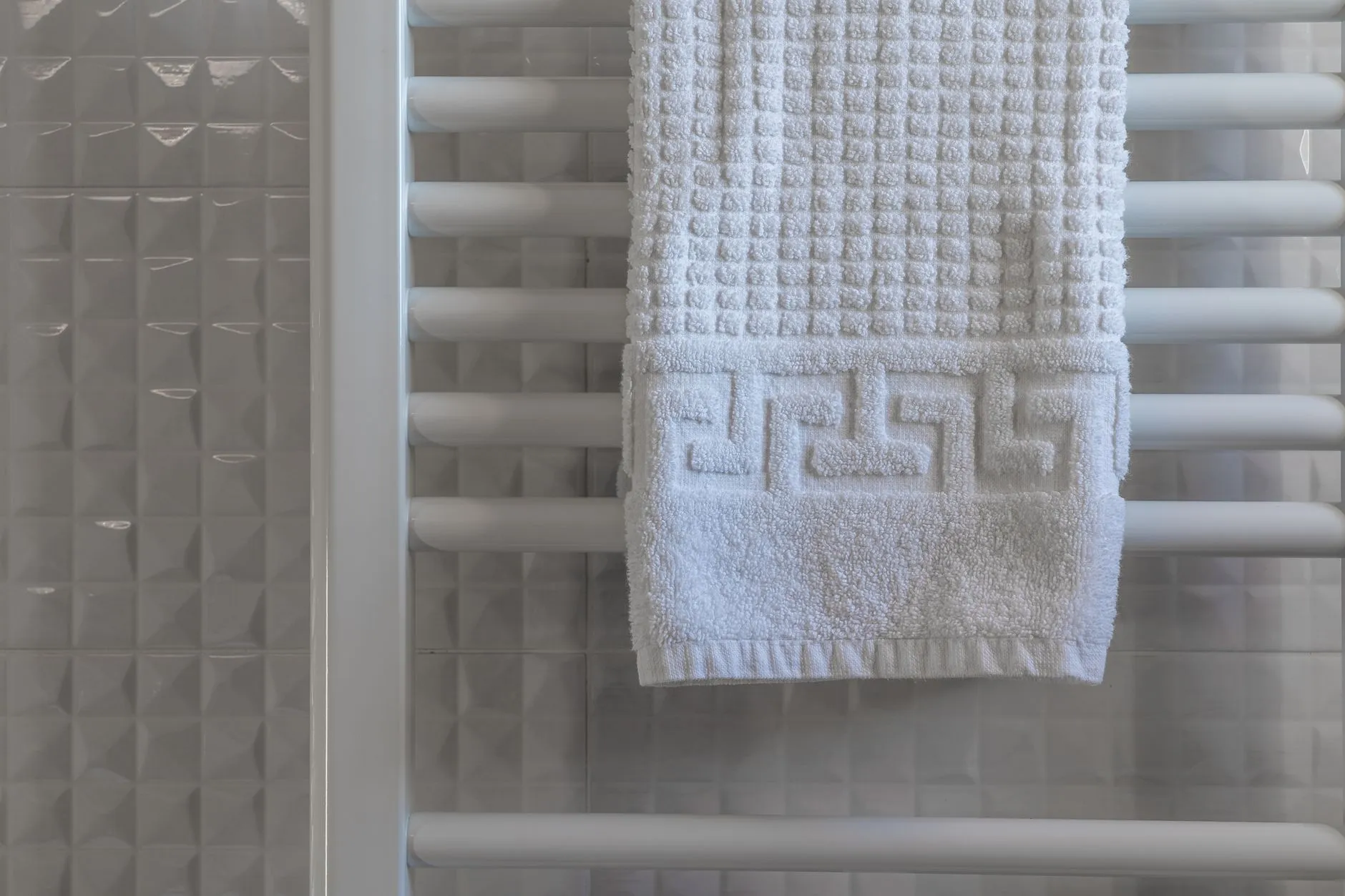Le dimensionnement d'un radiateur électrique dépend avant tout du niveau d'isolation du logement
